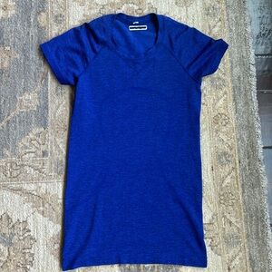 Lululemon Swiftly Tech Short Sleeve Shirt - Size 4 Blue - like new